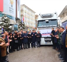 AK Parti Ankara İl Başkanlığı, acil yardım malzemeleri yüklü 6 tırı deprem bölgesine gönderdi