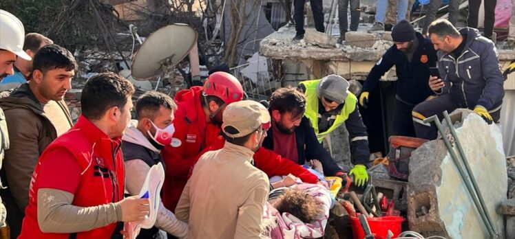 “Asrın felaketi”nde Hatay'da enkaz altında kalan 7 kişi 80 saat sonra kurtarıldı