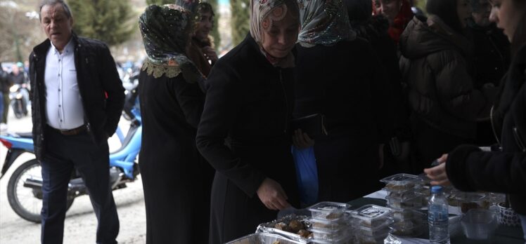 Batı Trakya'da Türkiye'deki depremzedeler için kermes düzenlendi