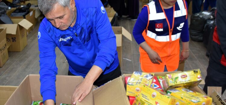 Depremzede teknik direktör, Kırıkkale'de yardım faaliyetlerine katılıyor