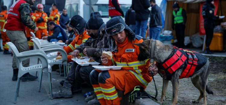 Endonezya Ulusal Arama Kurtarma Ajansı'na bağlı 14 kişilik ekip Diyarbakır'da