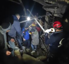 Hatay Belen'de enkazdan bir kişi sağ kurtarıldı