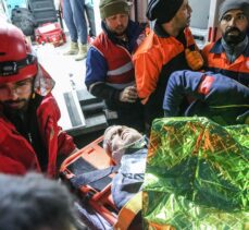 Hatay'da ailesiyle enkaz altında kalan baba 110 saat sonra kurtarıldı