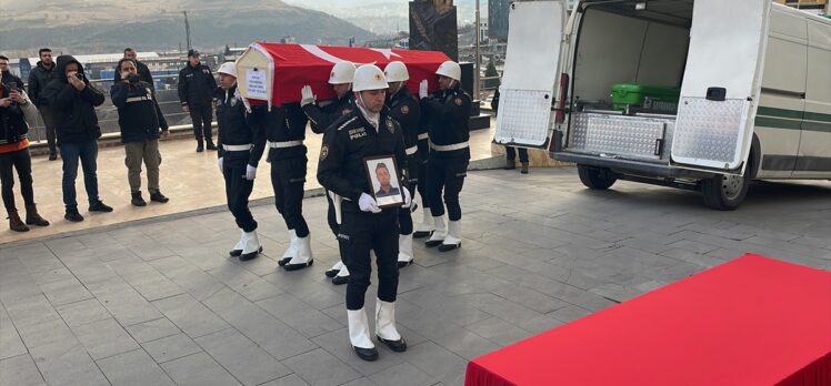 Hatay'da depremde hayatını kaybeden polis memuru Karabük'te defnedildi