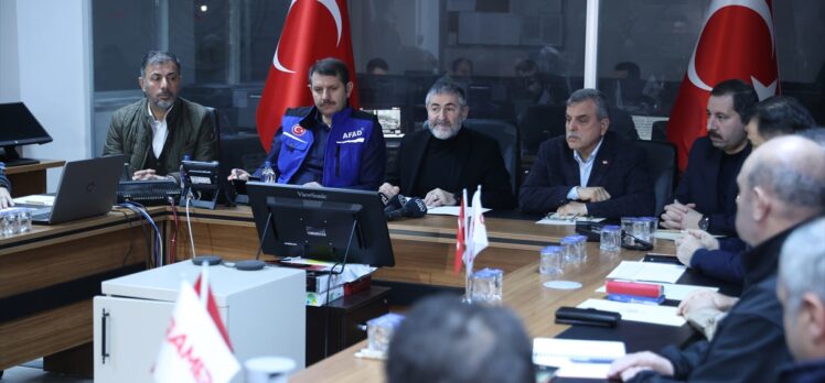 Hazine ve Maliye Bakanı Nebati, Şanlıurfa AFAD Lojistik Deposu'nda incelemelerde bulundu