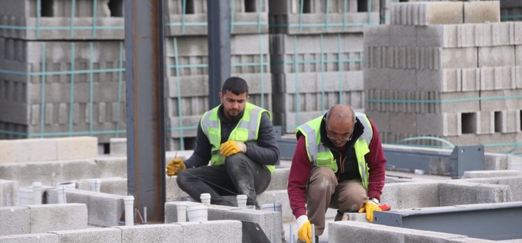 İslahiye'de geçici barınma alanlarında çalışmalar sürüyor