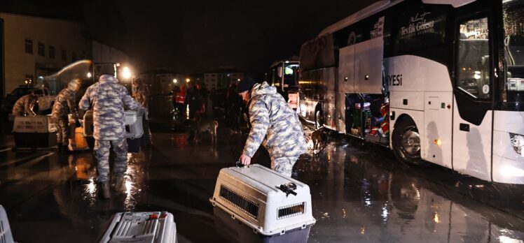 İspanya'dan gelen 46 kişilik arama kurtarma ekibi İstanbul’dan Adıyaman'a gitti