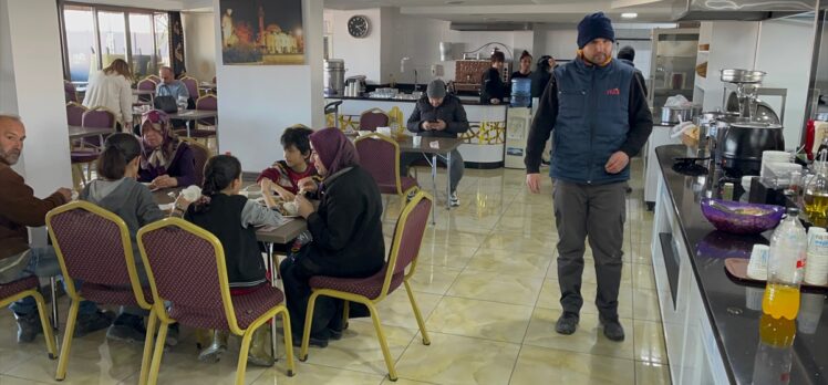 Isparta'da bir otele yerleştirilen depremzedeler yaşadıklarını anlattı