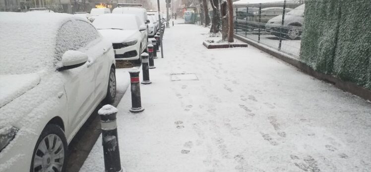 İstanbul'da kar yağışı etkili oluyor