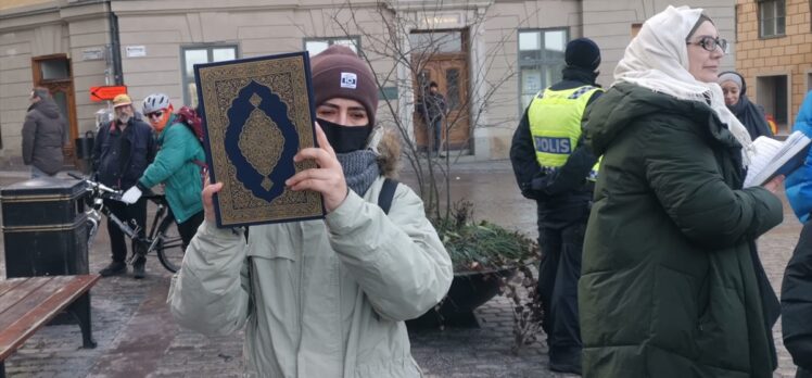 İsveç'te Kur'an-ı Kerim yakılmasının yasaklanması talebiyle gösteri yapıldı