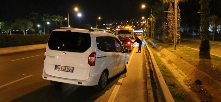 İzmir'de hafif ticari araçla çarpışan motosikletin sürücüsü öldü