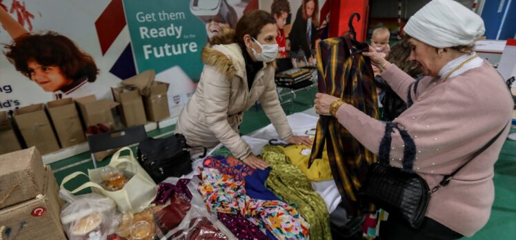 Kahire'de Türkiye'deki depremzedeler için kermes düzenlendi