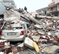 Gaziantep, Kahramanmaraş, Adıyaman, Malatya ve Şanlıurfa'da arama kurtarma sürüyor