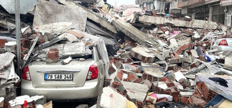 Gaziantep, Kahramanmaraş, Adıyaman, Malatya ve Şanlıurfa'da arama kurtarma sürüyor