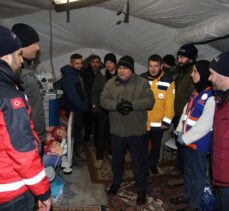 Kahramanmaraş'ta bir kadın depremden 105 saat sonra enkazdan sağ çıkarıldı