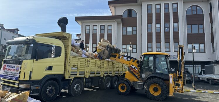 Karadeniz'den deprem bölgesine yardımlar devam ediyor