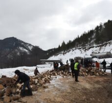 Karadeniz'den deprem bölgesine yardımlar yedinci gününde de devam etti