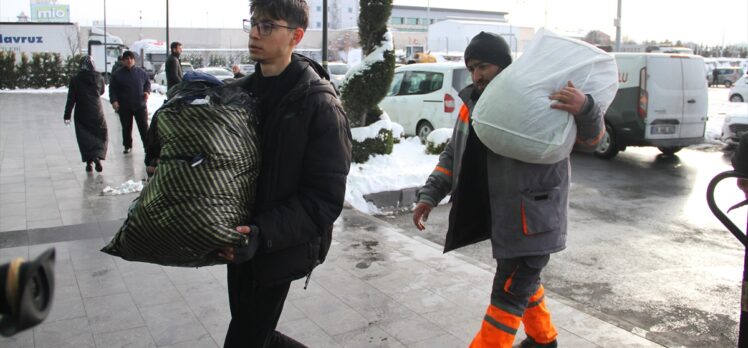 Kayseri OSB'deki yardım toplama merkezinden deprem bölgesine 125 tır malzeme gönderildi