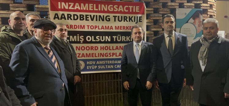 Lahey Büyükelçisi Ünal, depremzedeler için yardım toplayan Hollanda'daki Türklerle bir araya geldi