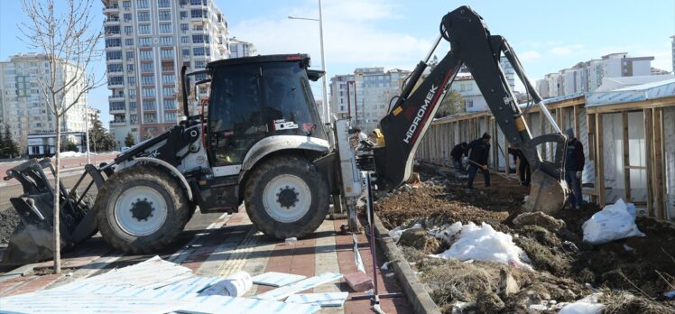 Malatya'da iş insanları ve Bursa Yıldırım Belediyesi konteyner kentler kuruyor