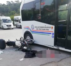 Muğla'da minibüs ile çarpışan motosikletin sürücüsü ağır yaralandı