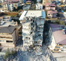 Nurdağı ve İslahiye'de enkaz kaldırma çalışmaları sürüyor