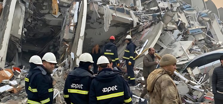 OPET, “asrın felaketi” sonrası tüm imkanlarıyla depremden etkilenen bölgelerde hizmet veriyor