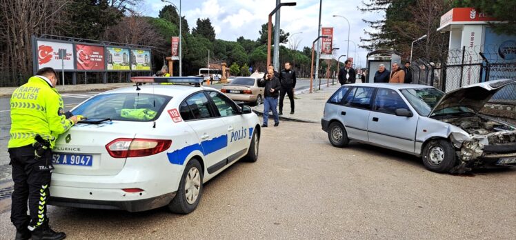 Ordu'daki trafik kazasında 3'ü çocuk 4 kişilik depremzede aile yaralandı