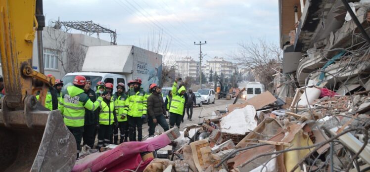 Pakistan'dan gelen arama kurtarma ekipleri Adıyaman’da 3 kişiyi enkazdan kurtardı