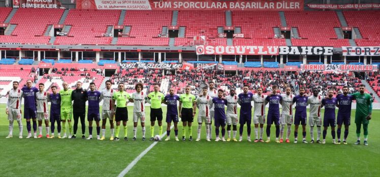 Samsunspor ile 52 Orduspor FK, depremzedelere destek maçında karşılaştı