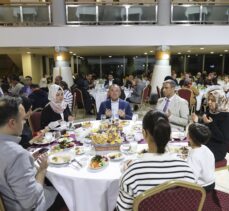 Adalet Bakanı Bozdağ, depremzedelerle iftar yaptı: