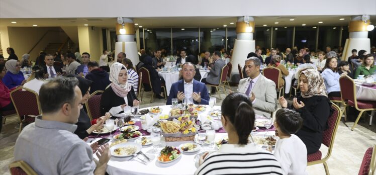 Adalet Bakanı Bozdağ, depremzedelerle iftar yaptı: