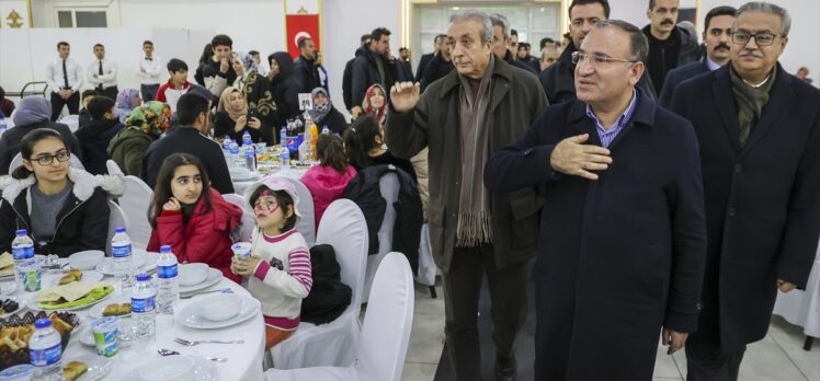 Adalet Bakanı Bozdağ, Diyarbakır'da iftar programına katıldı: