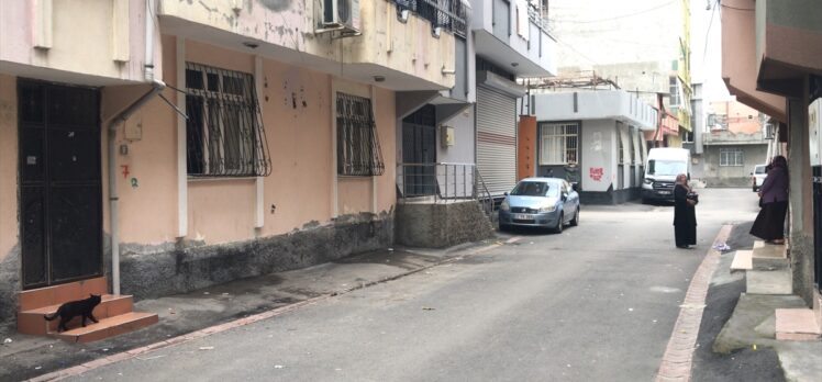 Adana'da eşinin bıçakla yaraladığı kadın hastanede hayatını kaybetti