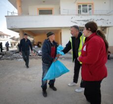 Adıyaman'da yıkılan binaların enkazını kaldırma çalışmaları sürüyor