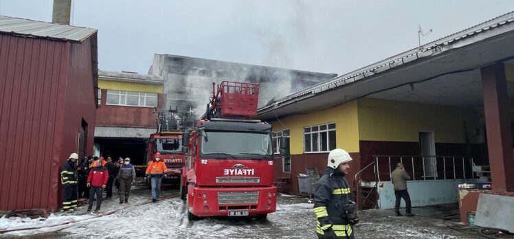 GÜNCELLEME – Artvin'de çay fabrikasında çıkan yangın kontrol altına alındı