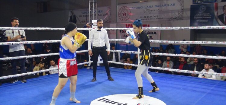 Bitlis'te depremzedeler yararına “Tek Yürek Muaythai Gecesi” düzenlendi