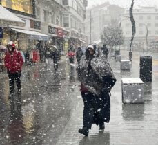 Bolu'da kar yağışı etkili oluyor