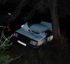 Çanakkale'de ağaca çarpan otomobilin sürücüsü öldü