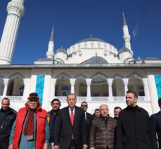 Cumhurbaşkanı Erdoğan, Barbaros Hayrettin Paşa Camisi'nde incelemelerde bulundu