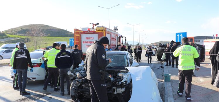 Denizli'de iki otomobilin çarpıştığı kazada 1 kişi öldü, 2 kişi yaralandı