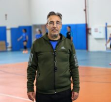 Depremzede genç voleybolcu, Türkiye Şampiyonası'na takımından ayrı hazırlanıyor