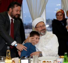 Diyanet İşleri Başkanı Erbaş, depremzedelerle iftarda bir araya geldi: