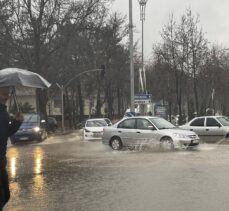 Elazığ'da sağanak etkili oldu