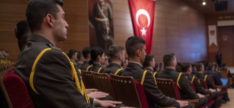 “En Büyük Harbiyeli” Atatürk'ün Kara Harp Okulu'na girişinin 124. yıl dönümü töreni