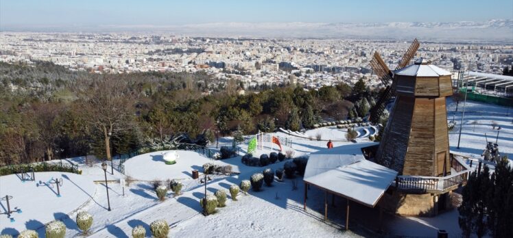 Eskişehir'in karlı manzaraları dronla görüntülendi