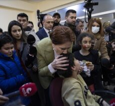 İYİ Parti Genel Başkanı Akşener, Ankara'ya gelen depremzedeleri ziyaret etti