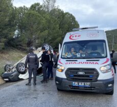 İzmir'de polisten kaçan aracın kaza yapması sonucu 2 kişi öldü