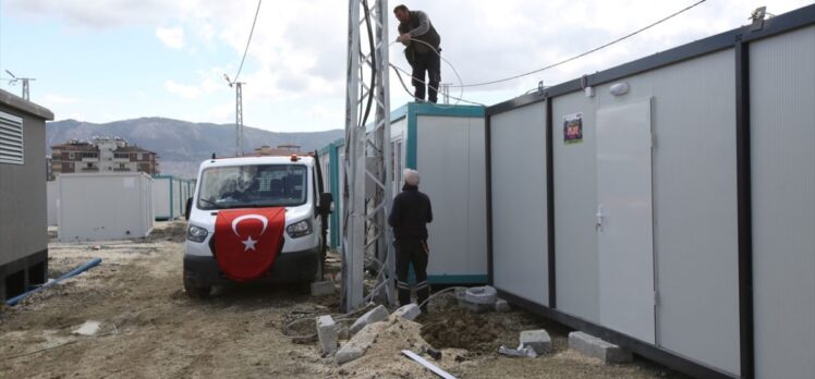 Kocaeli Büyükşehir Belediyesi Hatay'da konteyner kent inşa çalışmalarını sürdürüyor