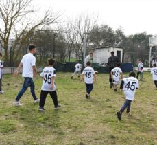 Manisa FK'nin teknik heyet ve futbolcuları, depremzede çocuklarla buluştu